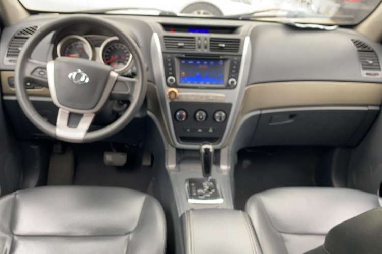Used Geely Auto GX7 2013 2.0L Automatic Entry-Level Trim Interior 3