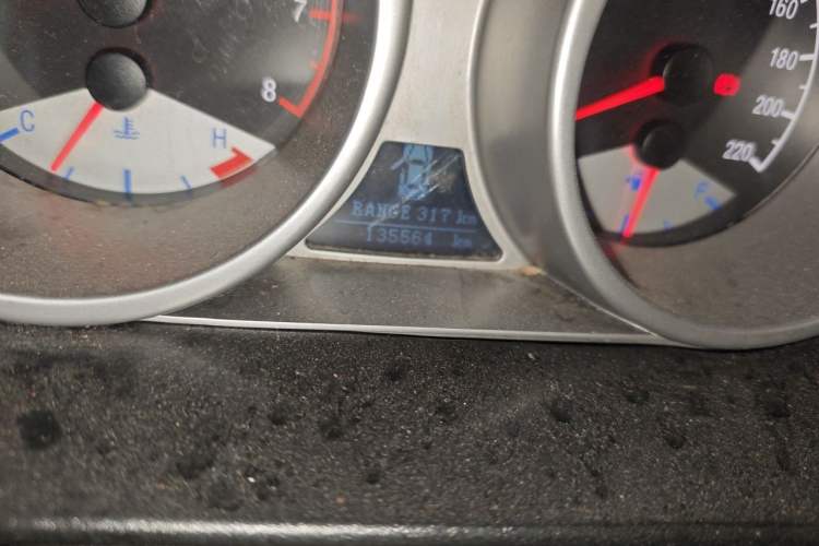 Used Geely Auto GX7 2013 1.8L Manual Entry-Level Model Odometer Close Up