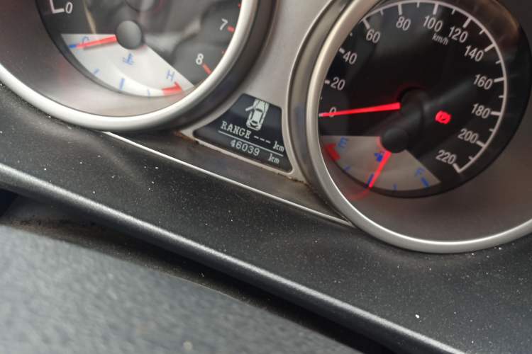 Used Geely Auto GX7 2013 2.0L Automatic Prestige Edition Odometer Close Up