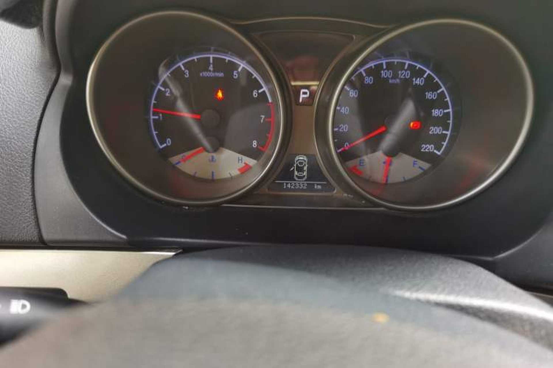 Used Geely Auto GX7 2013 2.0L Automatic Prestige Edition Odometer Close Up