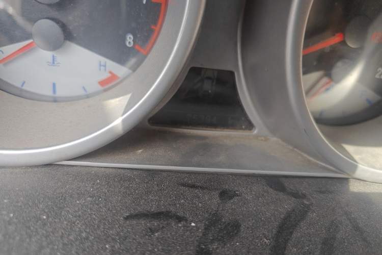 Used Geely Auto GX7 2013 1.8L Manual Elite Model Odometer Close Up