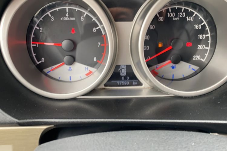 Used Geely Auto GX7 2013 2.0L Automatic Entry-Level Trim Odometer Close Up