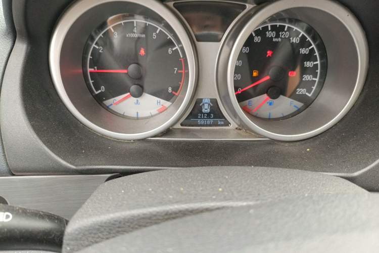 Used Geely Auto GX7 2013 2.0L Automatic Prestige Edition Odometer Close Up