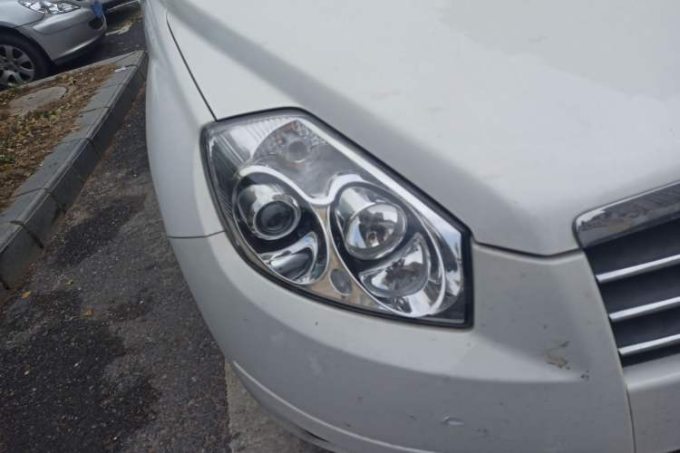 Used Geely Auto GX7 2013 2.0L Automatic Prestige Edition Right Front Headlight