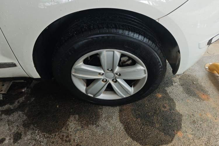 Used Geely Auto GX7 2013 1.8L Manual Entry-Level Model Right Front Wheel Hub