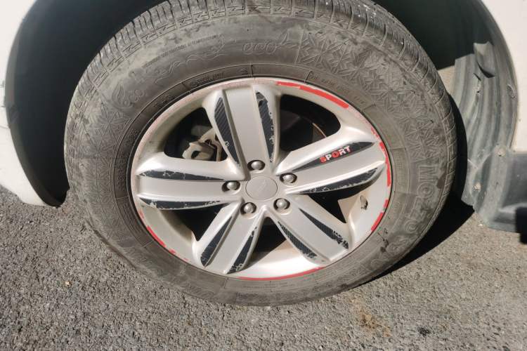 Used Geely Auto GX7 2013 2.0L Automatic Prestige Edition Right Front Wheel Hub