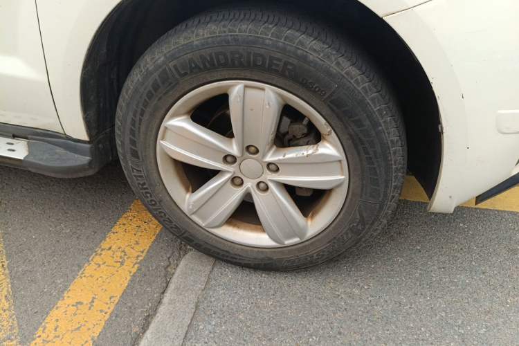 Used Geely Auto GX7 2013 2.0L Automatic Prestige Edition Right Front Wheel Hub