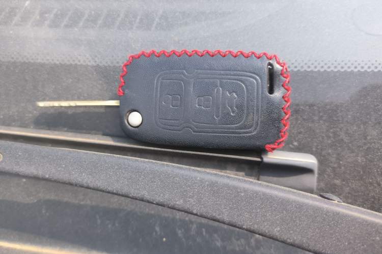 Used Geely Auto GX7 2013 2.0L Automatic Entry-Level Trim Vehicle Key