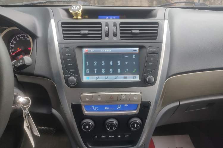 Used Geely Auto GX7 2013 2.0L Automatic Prestige Edition Audio And AC Panel
