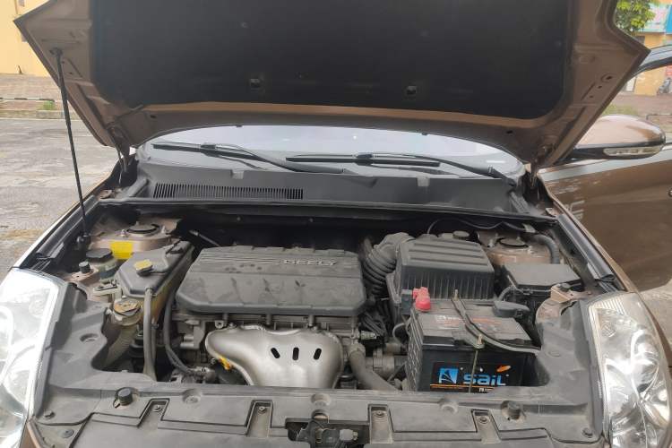 Used Geely Auto GX7 2013 2.0L Automatic Prestige Edition Engine Bay