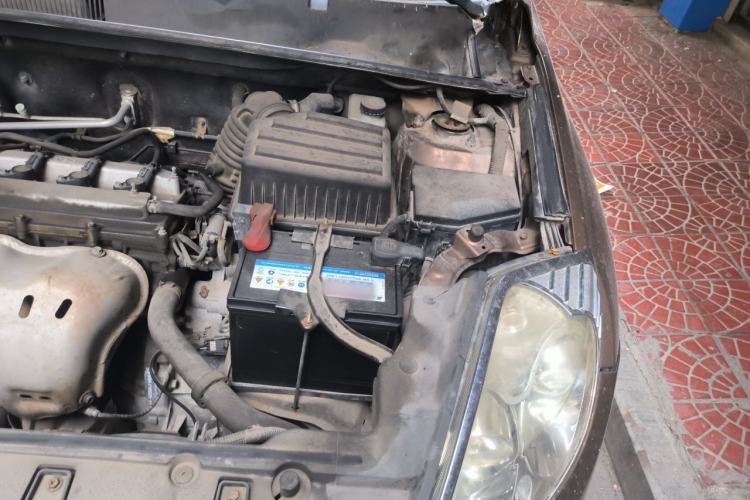 Used Geely Auto GX7 2013 2.0L Automatic Prestige Edition Engine Bay Left