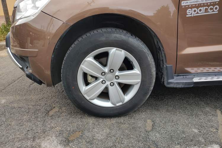 Used Geely Auto GX7 2013 2.0L Automatic Prestige Edition Left Front Wheel Hub