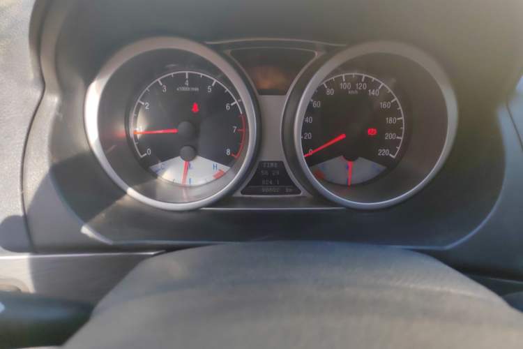 Used Geely Auto GX7 2013 1.8L Manual Entry-Level Model Odometer Close Up