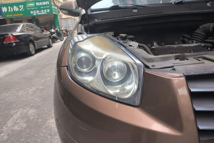 Used Geely Auto GX7 2013 2.0L Automatic Prestige Edition Right Front Headlight
