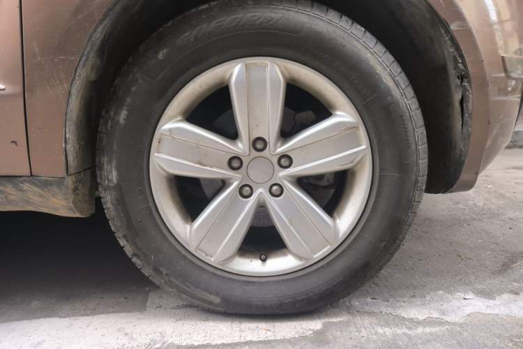Used Geely Auto GX7 2013 2.0L Automatic Prestige Edition Right Front Wheel Hub