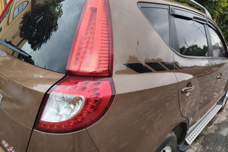 Used Geely Auto GX7 2013 2.0L Automatic Prestige Edition Right Rear Taillight