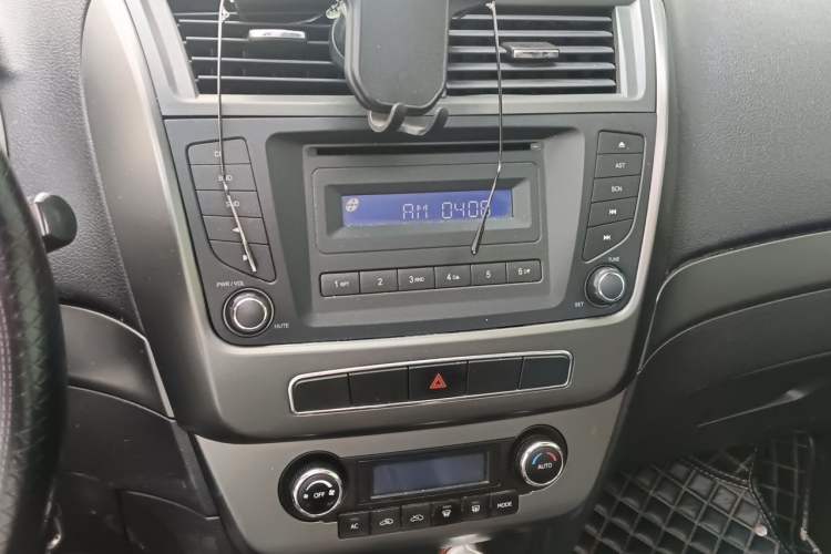 Used Geely Auto GX7 2014 1.8L Manual Elite Model Audio And AC Panel