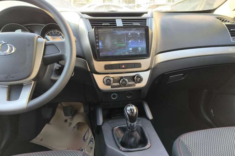 Used Geely Auto GX7 2014 1.8L Manual Value Edition Audio And AC Panel