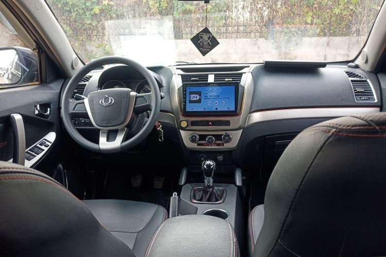 Used Geely Auto GX7 2014 1.8L Manual Value-Added Sunroof Edition Center Console