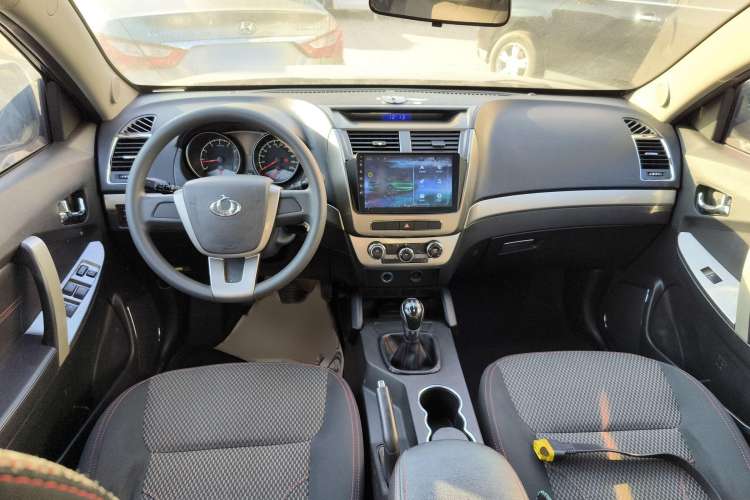 Used Geely Auto GX7 2014 1.8L Manual Value Edition Center Console