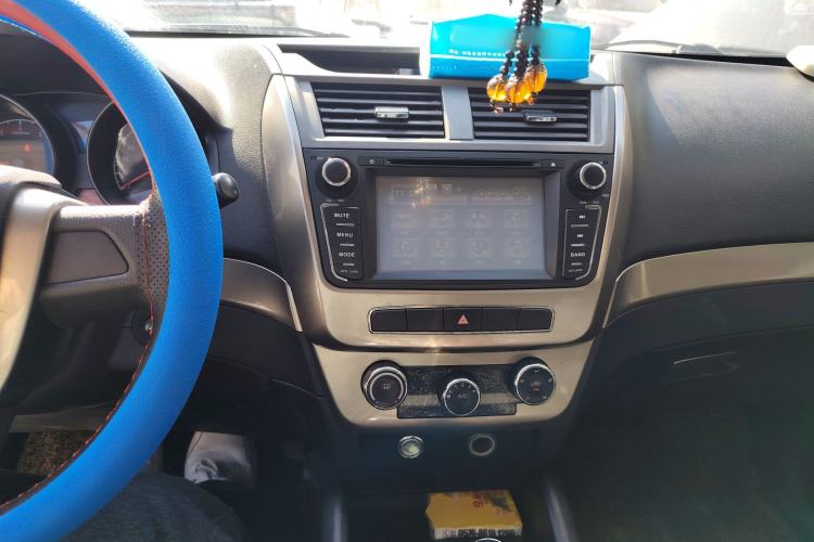 Used Geely Auto GX7 2014 1.8L Manual Value Edition Center Console