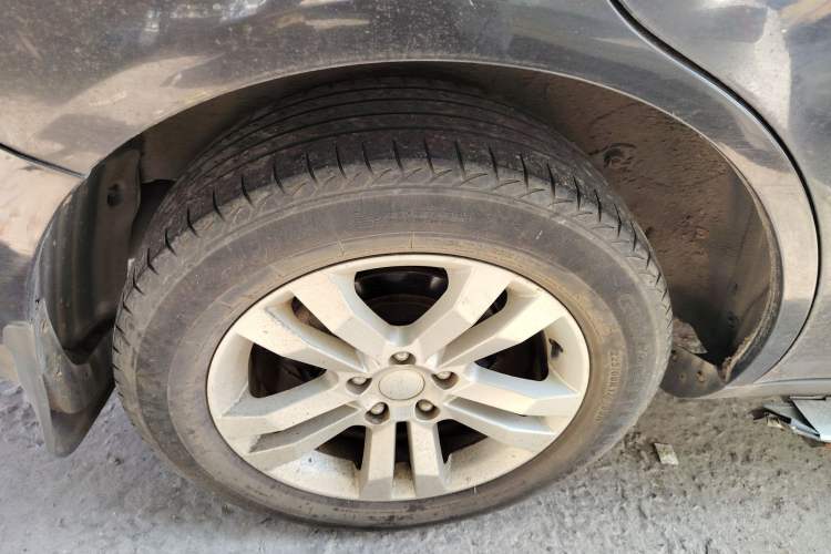Used Geely Auto GX7 2014 1.8L Manual Value Edition Exterior 4