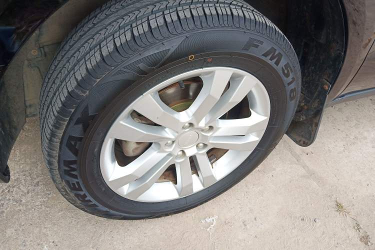 Used Geely Auto GX7 2014 1.8L Manual Value-Added Sunroof Edition Left Front Wheel Hub