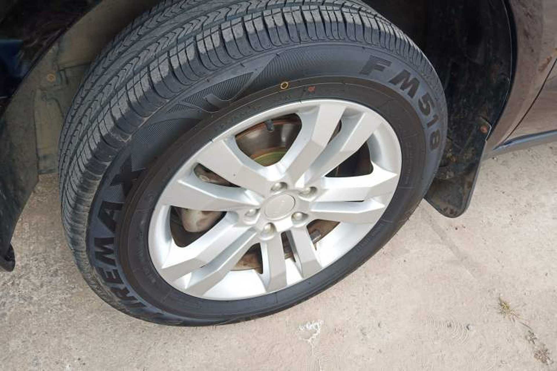 Used Geely Auto GX7 2014 1.8L Manual Value-Added Sunroof Edition Left Front Wheel Hub