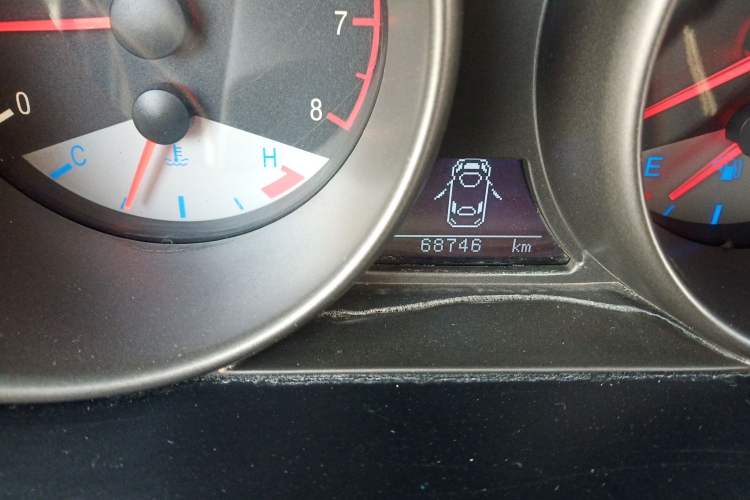Used Geely Auto GX7 2014 1.8L Manual Value-Added Sunroof Edition Odometer Close Up