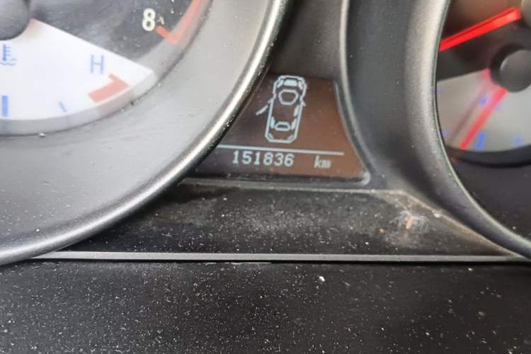 Used Geely Auto GX7 2014 1.8L Manual Elite Model Odometer Close Up