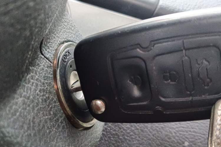 Used Geely Auto GX7 2014 1.8L Manual Elite Model Vehicle Key