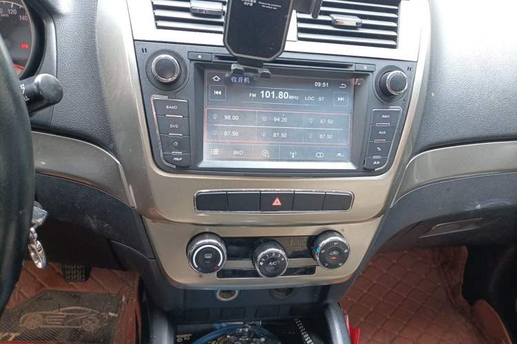Used Geely Auto GX7 2014 1.8L Manual Value Edition Audio And AC Panel