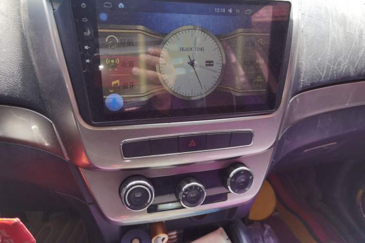 Used Geely Auto GX7 2014 1.8L Manual Value Edition Audio And AC Panel