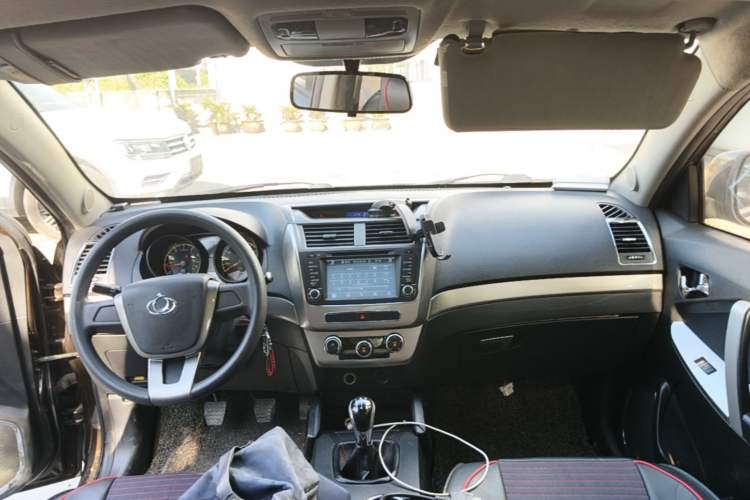 Used Geely Auto GX7 2014 1.8L Manual Value Edition Center Console