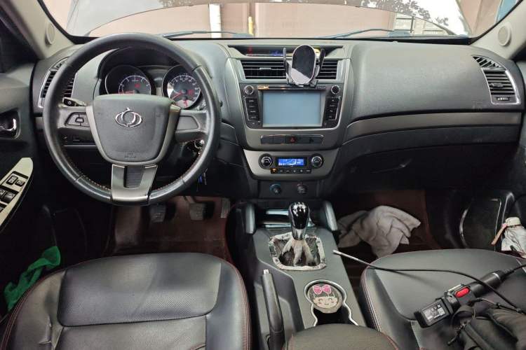 Used Geely Auto GX7 2014 1.8L Manual Elite Model Center Console