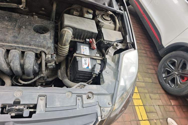 Used Geely Auto GX7 2014 1.8L Manual Elite Model Engine Bay Left