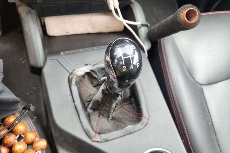 Used Geely Auto GX7 2014 1.8L Manual Value Edition Gear Lever