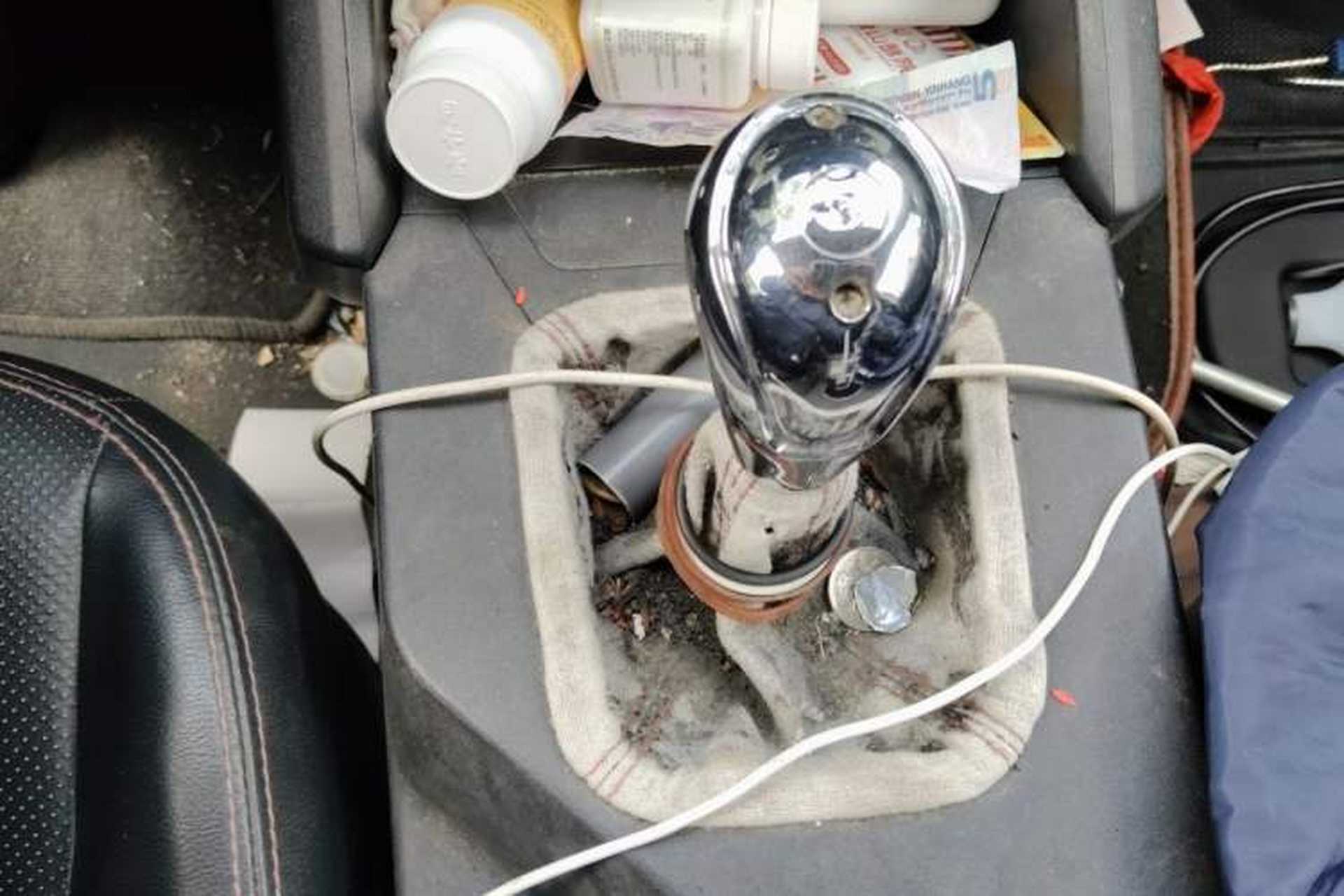 Used Geely Auto GX7 2014 1.8L Manual Elite Model Gear Lever