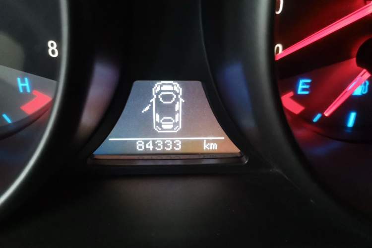 Used Geely Auto GX7 2014 1.8L Manual Value Edition Odometer Close Up