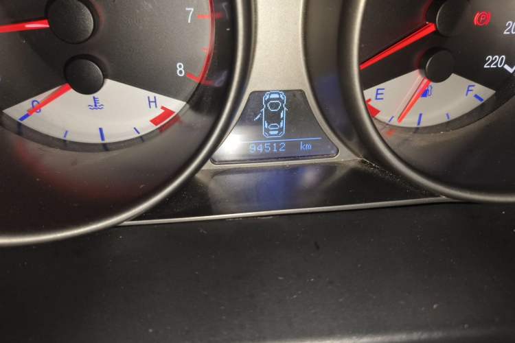Used Geely Auto GX7 2014 2.0L Automatic Prestige Edition Odometer Close Up