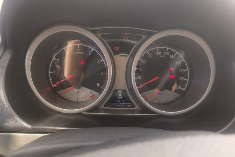 Used Geely Auto GX7 2014 2.0L Manual Entry-Level Trim Odometer Close Up