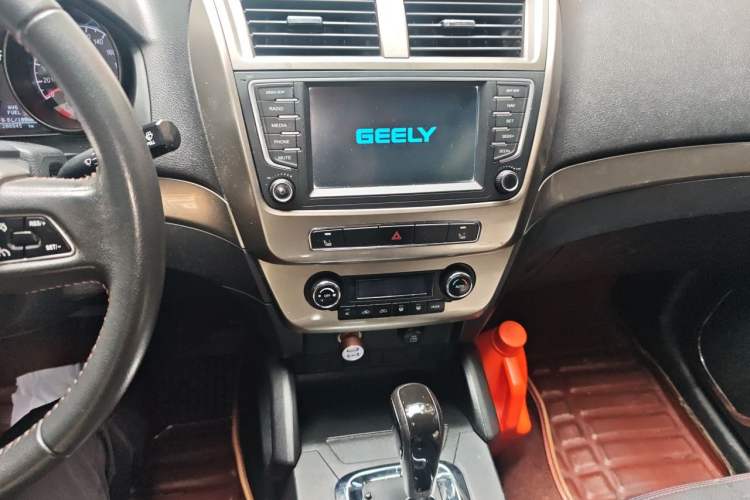 Used Geely Auto GX7 2014 2.0L Automatic Prestige Edition Audio And AC Panel