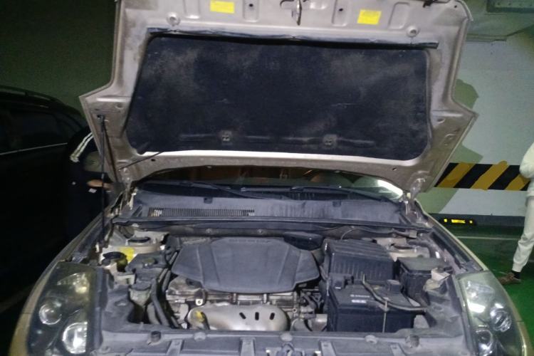 Used Geely Auto GX7 2014 2.0L Automatic Prestige Edition Engine Bay