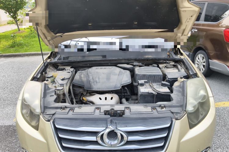 Used Geely Auto GX7 2014 2.0L Automatic Prestige Edition Engine Bay