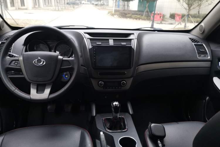 Used Geely Auto GX7 2014 1.8L Manual Elite Model Interior 3