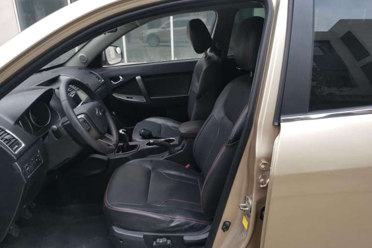 Used Geely Auto GX7 2014 1.8L Manual Elite Model Interior 4