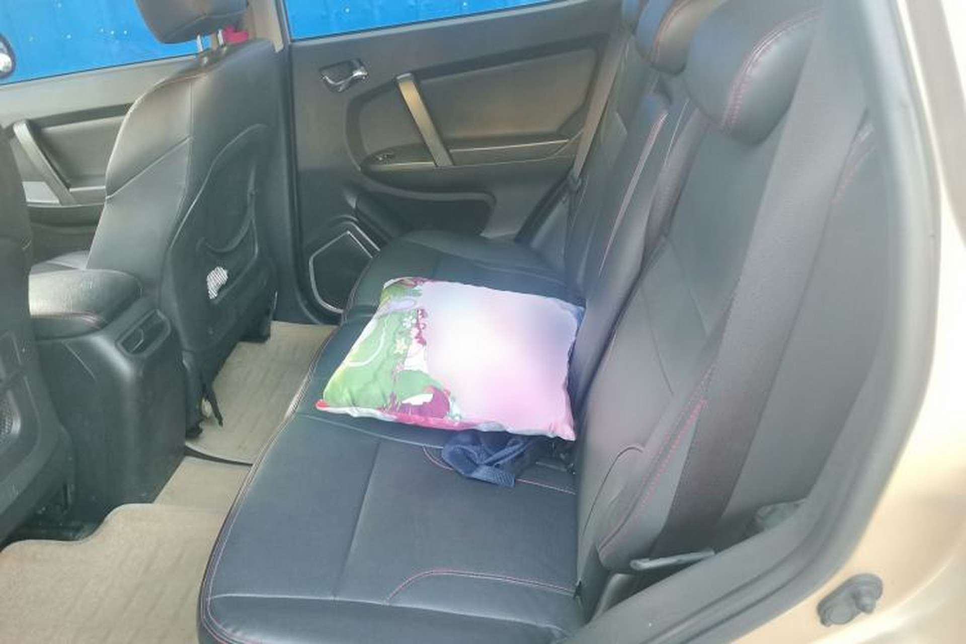 Used Geely Auto GX7 2014 2.0L Automatic Prestige Edition Left Rear Seat