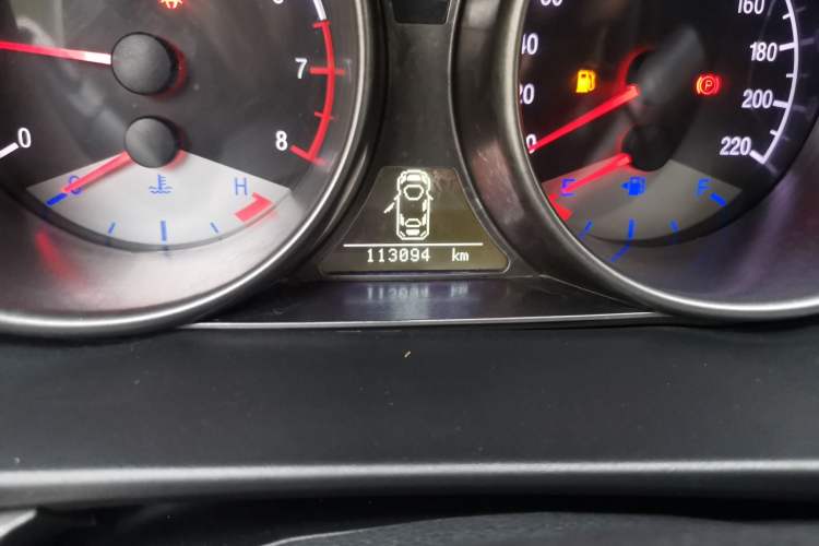 Used Geely Auto GX7 2014 1.8L Manual Elite Model Odometer Close Up