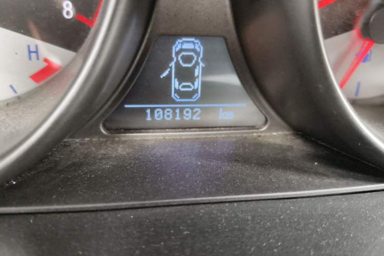 Used Geely Auto GX7 2014 2.0L Automatic Prestige Edition Odometer Close Up