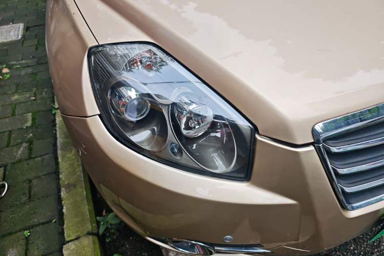 Used Geely Auto GX7 2014 2.0L Automatic Prestige Edition Right Front Headlight